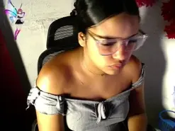 Amateur Live Sex of chleo_rosse