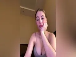Amateur Live Sex Cam of emmieoz