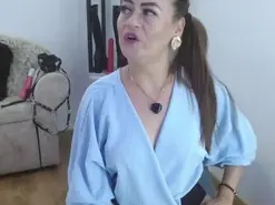 Amateur Sex Cam of mature_magenta