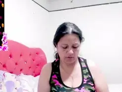 Amateur Nude Webcam of angeline_