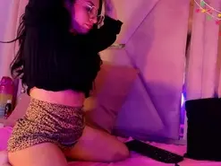 Amateur Adult Webcam of MiaDivineHYH