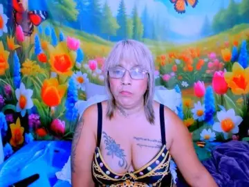 Bongacams Nude Webcam of indianroxy