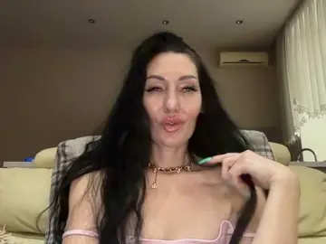 Bongacams Sex Cam of KorolevaQween000