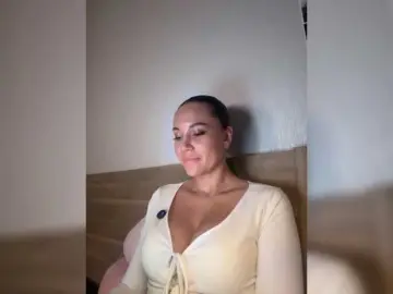 Bongacams Sex Cam of QWEENII
