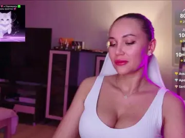 Bongacams Free Live Porn of QWEENII