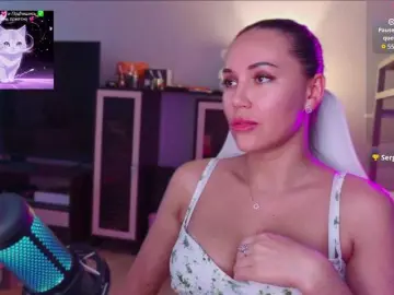 Bongacams Sex Cam of QWEENII