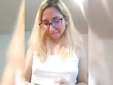 Bongacams Watch Live Sex Cams of LittleSammy