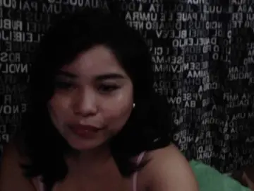 Bongacams Watch Live Sex Cams of Meomi25