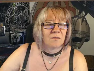 Bongacams Best Webcam of 90dTitten
