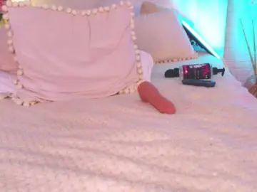 Bongacams Free Porn Cam of CrazyWine