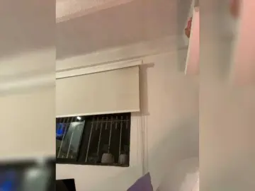 Bongacams Free Porn Cam of SallyeLeins