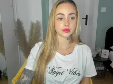 Bongacams Watch Live Sex Cams of SEXYcoralie