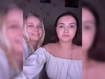 Bongacams Sex Cam of BellaAndAlice