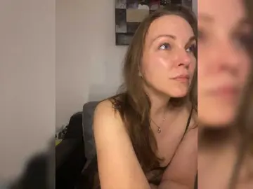 Bongacams Nude Webcam of Alisasqrl