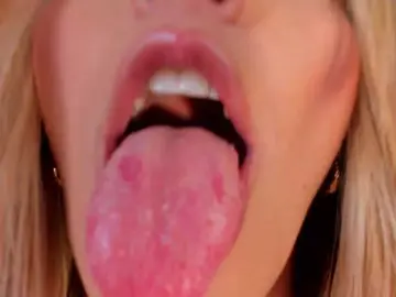 Bongacams Live Porn of MelissaMoore