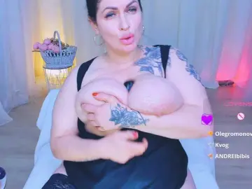 Bongacams Live Sex Cam of CharlinneSi