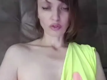 Bongacams Nude Webcam of lilisexy14
