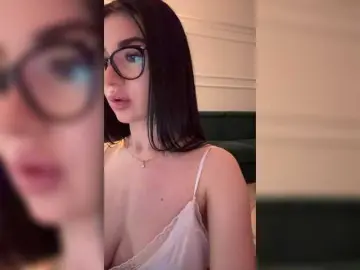 Bongacams Watch Live Sex Cams of Chiaralovee