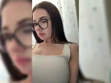 Bongacams Free Porn Cam of Chiaralovee