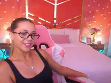 Bongacams Adult Webcam of LoveeDove
