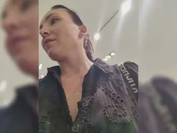 Bongacams Best live sex cam show of DIVORA