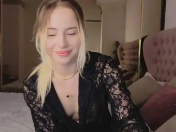 Bongacams Sex Cam of Bella-crazyy