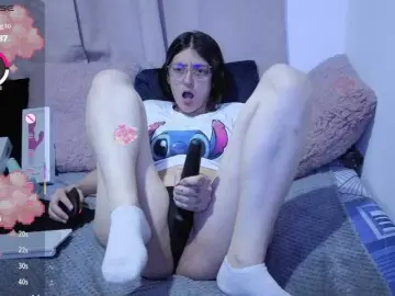 Bongacams Nude Webcam of Lesliee22