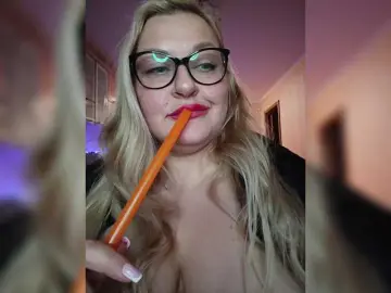 Bongacams Sex Chat of WifeyNusha