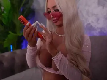 Bongacams Watch Live Sex Cams of BambiKayy