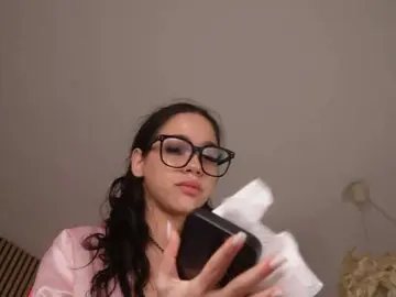 Bongacams Free Porn Cam of kimmblaze