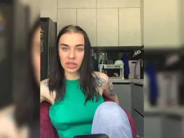 Bongacams Live Sex of MaidenCrystal