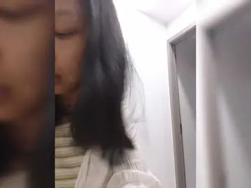 Bongacams Watch Live Sex Cams of Selinababy99