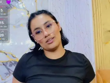 Bongacams Sex Chat of PEACHY-TAY