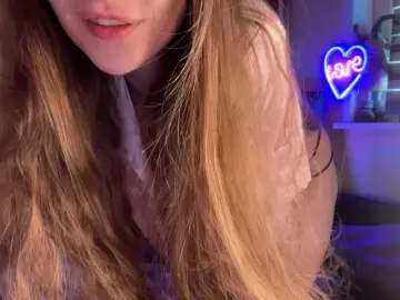 Bongacams Nude Webcam of CandyBoom