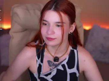 Bongacams Watch Live Sex Cams of RedShinee