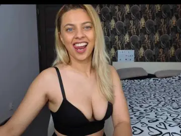 Bongacams Free Live Porn of CarlaStaceeFun