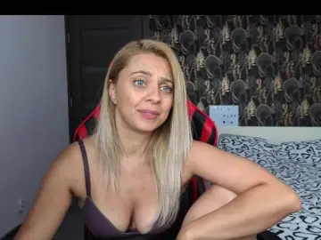 Bongacams Nude Webcam of CarlaStaceeFun
