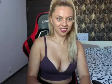 Bongacams Adult Video Chat of CarlaStaceeFun
