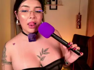 Bongacams Watch Live Sex Cams of LisaMonroe