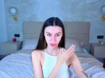 Bongacams Watch Live Sex Cams of SnowWhiteee