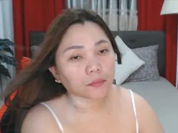 Bongacams Nude Webcam of AsianHotMama143