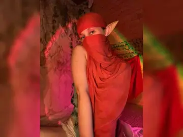 Bongacams Watch Live Sex Cams of AyraMoon