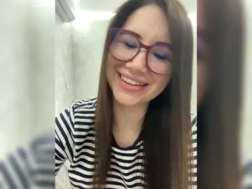 Bongacams Watch Live Sex Cams of -LeiaProseccina-