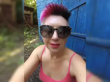 Bongacams Best Webcam of BUSINKA-25