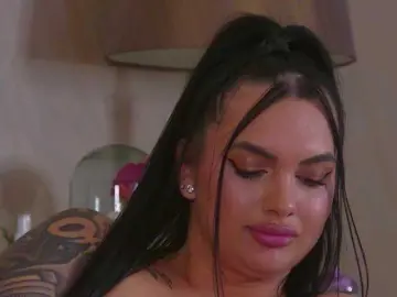 Bongacams Watch Live Sex Cams of AliraNightvale