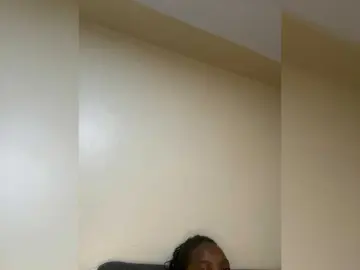 Bongacams Watch Live Sex Cams of Curvy-maxy9