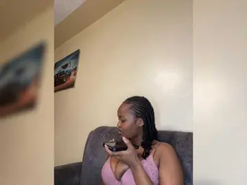 Bongacams Nude Webcam of Curvy-maxy9