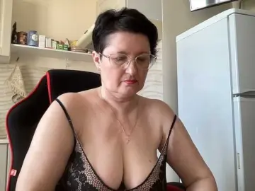 Bongacams Free Live Porn of HotMilfPussy