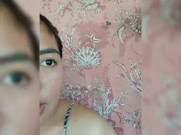 Bongacams Free Porn Cam of XXhornywetprincess99XX