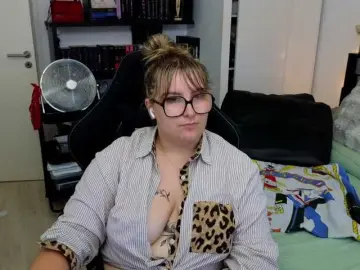 Bongacams Nude Webcam of ElvinnaLaFrancaise